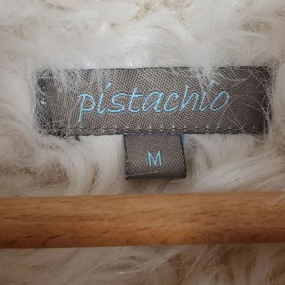 Pistachio Women's Cream Faux Fur Vest. MED - Picture 4 of 10